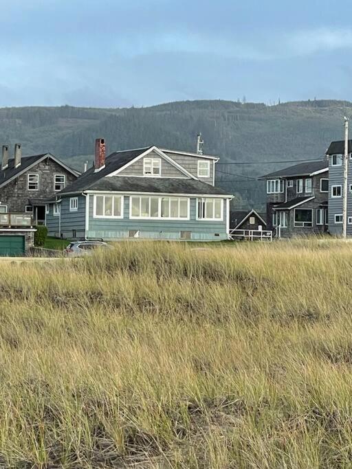 Seaside Beach Front House On The Promenade Exterior foto